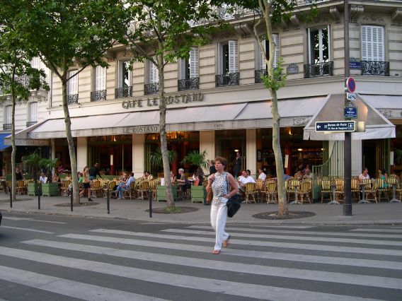 photo de Paris en 2003 : café Le Rostand